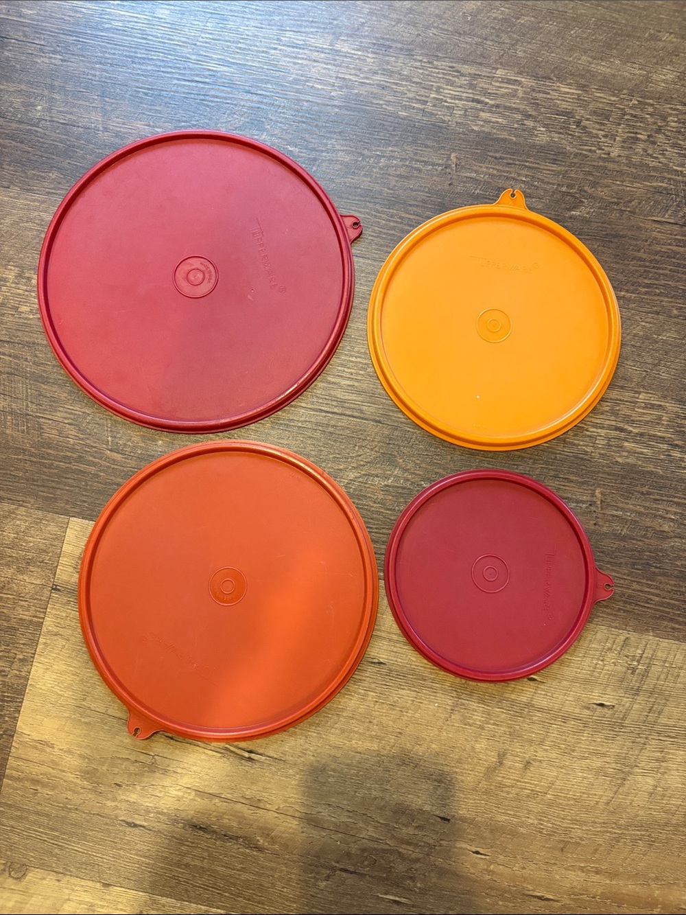 4 Tupperware Lids